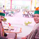 मुख्यमंत्री ने कल्पा ब्लॉक के 25 लाभार्थियों को भूमि पट्टे के मालिकाना हक प्रमाण-पत्र वितरित किए